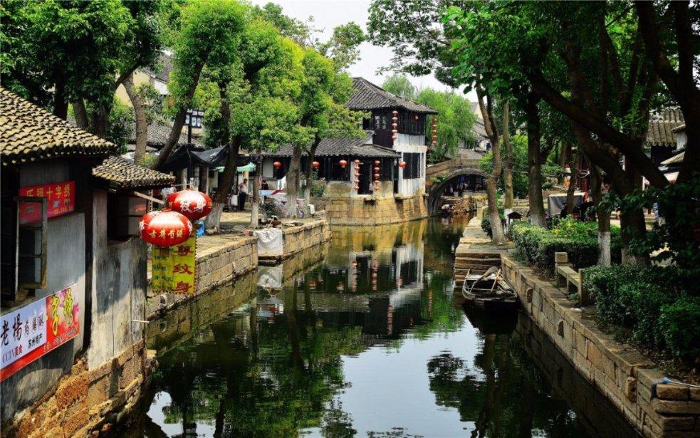跳动的圆球